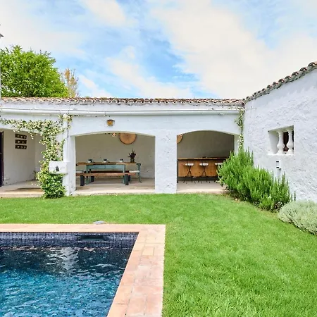 Masia Blanca Villa *